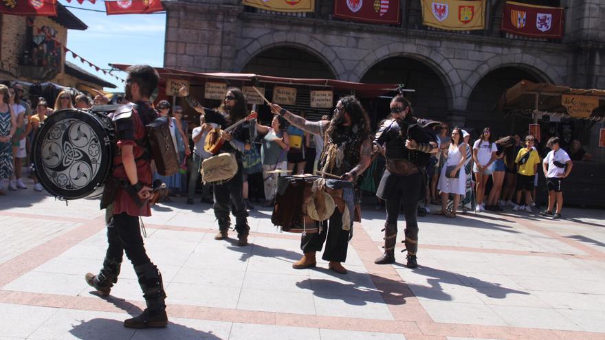 Los bárbaros abren el Mercado Medieval de Puebla