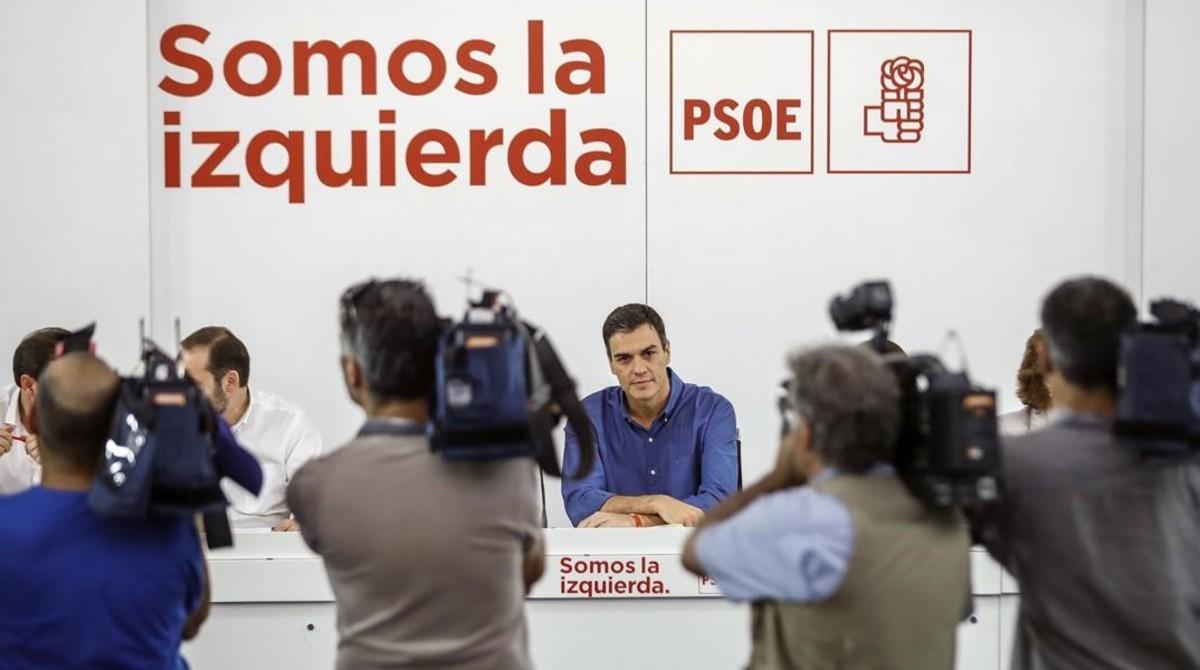 El secretario general del PSOE, Pedro Sánchez, en la primera reunión de la nueva ejecutiva del partido.