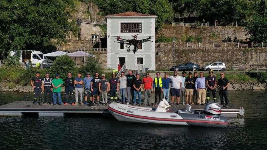 Aerocamaras finaliza el curso de drones en emergencias. La empresa lalinense Aerocamaras Especialistas en Drones desarrolló esta semana un curso de drones en emergencias y seguridad. Esta actividad se desarrolló en conjunto con el Consorcio Provincial de Ourense para el servicio de incendios y la Diputación de Ourense. Es la única empresa del país que imparte este curso de forma homologada. El alumnado vinculado a los servicios de prevención, extinción de incendios y salvamento llegados de diferentes puntos conocieron la aplicación de los drones en situaciones de emergencia.