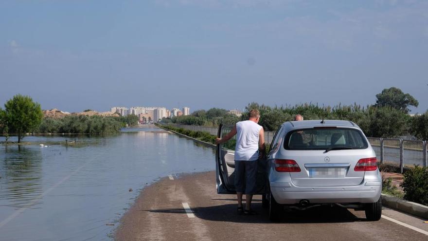 5 carreteras de la Vega Baja continúan cerradas al tráfico