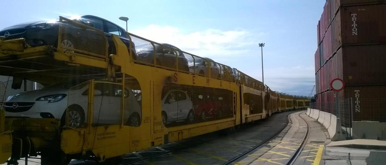 El tráfico siderúrgico y de coches quintuplica los trenes en la línea Zaragoza-Sagunt