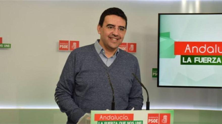 El PSOE valora el adiós de Chaves y Griñán pero lo desliga de la investidura