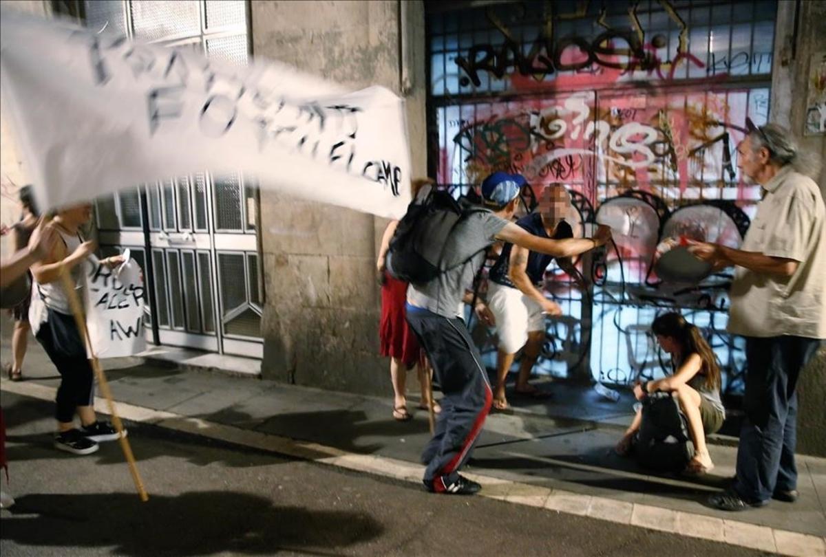 jjubierre39864976 barcelona 30 08 2017 cacerolada manifestacion de todos los v170830125846