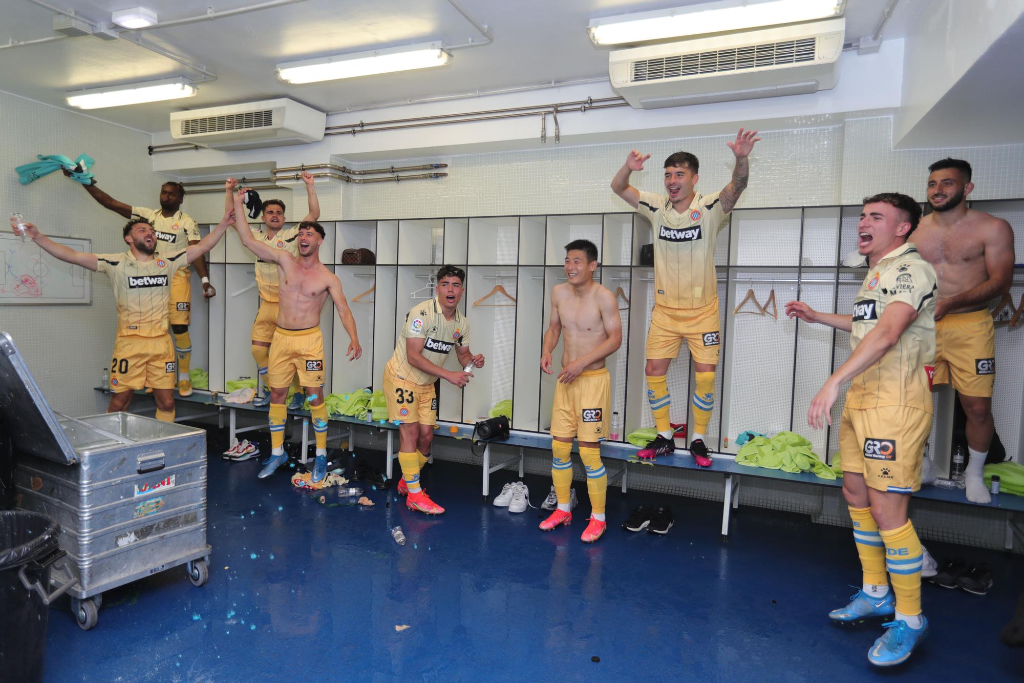 Los jugadores del Espanyol celebran el ascenso