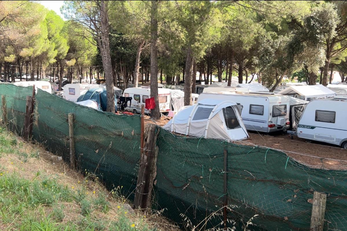 Autocaravanes al càmping Riells de l'Escala.