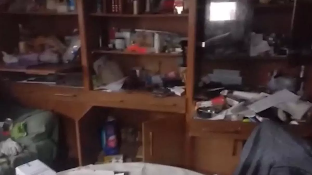 Saquean un edificio clausurado por la dana en Torrent