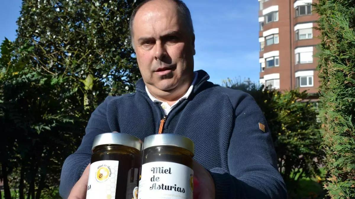 Julio Fernández, con miel IGP.