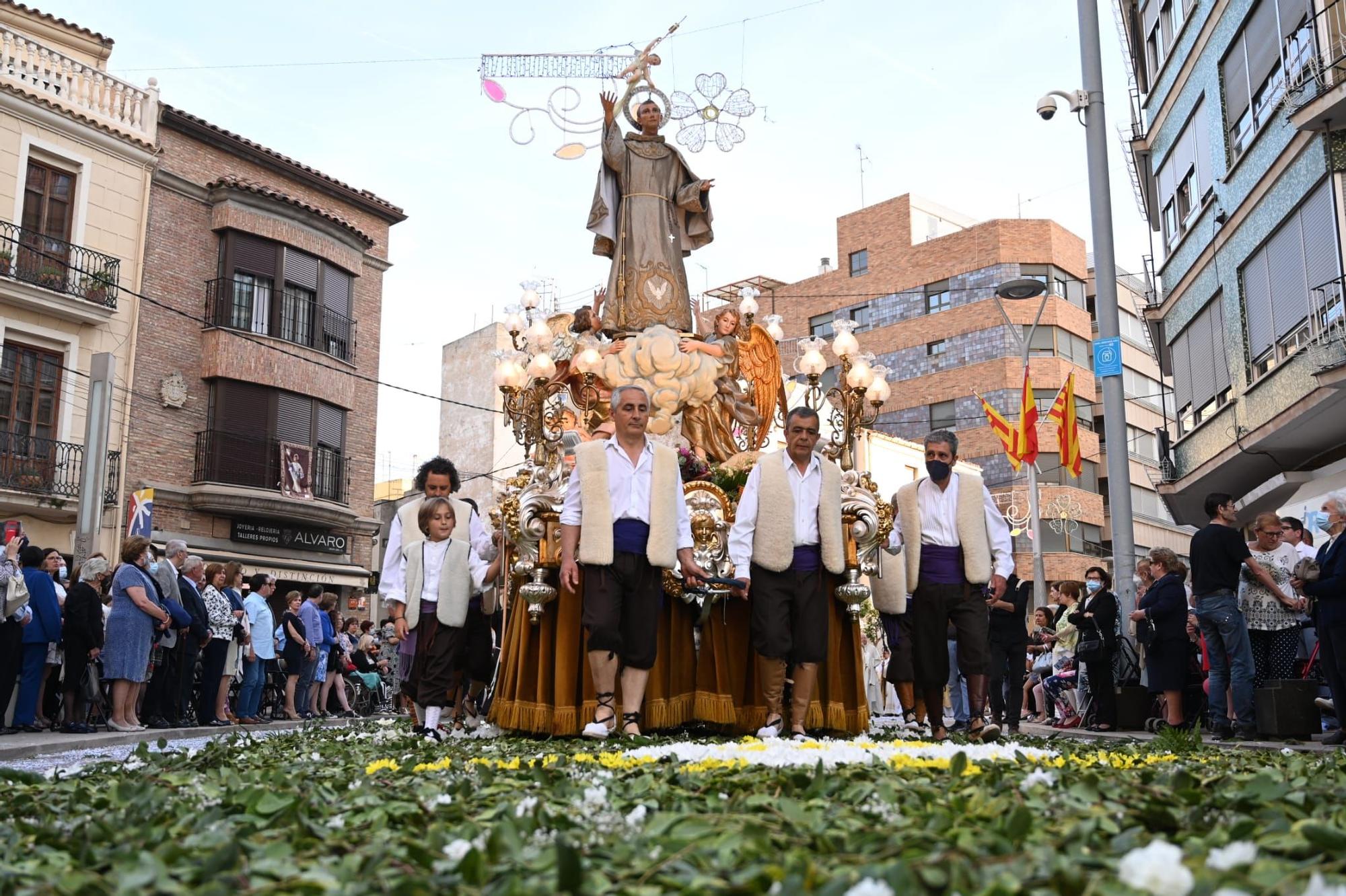 Las imágenes de la misa y la procesión del día de Sant Pasqual en Vila-real