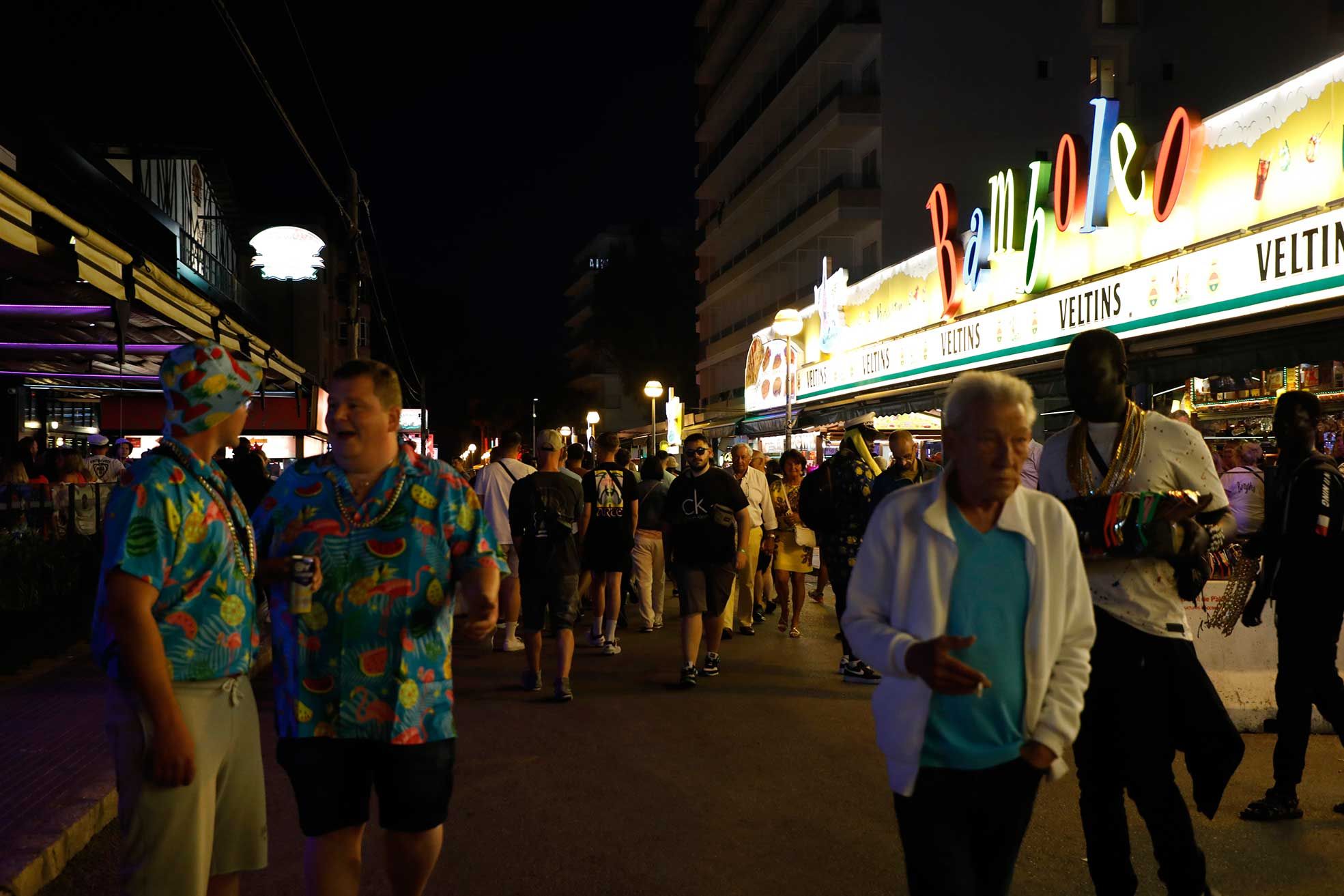 50 Jahre Nachtleben an der Playa de Palma: So begehen die Partyurlauber die frühen Stunden am Ballermann 6.