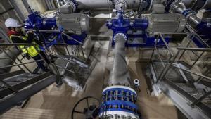 La canonada d’aigua que resoldrà la fuita de Badalona està al 50 %