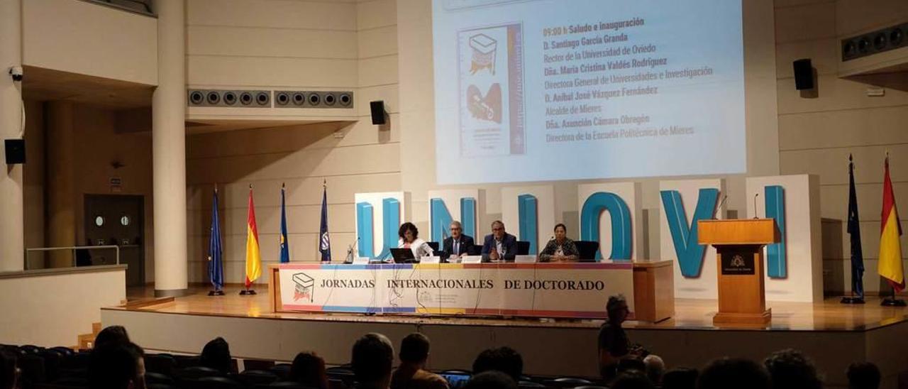 Un acto de las Jornadas de doctorado en el campus de Mieres.