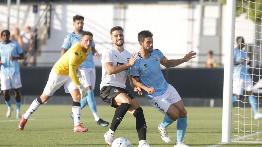 Alberto Marí se lesiona en el primer partido de pretemporada