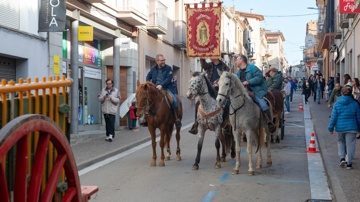Genets amb els seus cavalls pels carrers de Llagostera.