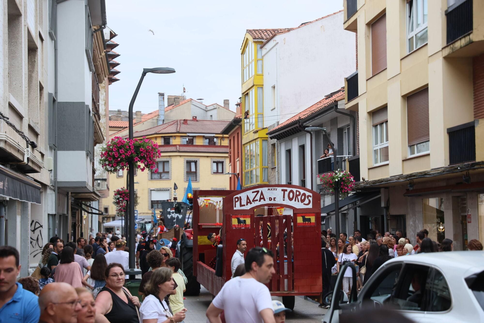 EN IMÁGENES: El desfile de carrozas por las fiestas del Carmen de Luancoi