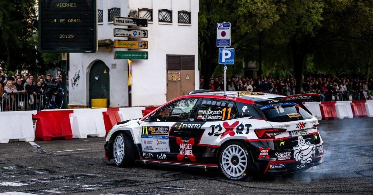 Gryazin, ganador del pasado año, en el tramo urbano del Rally Sierra Morena.