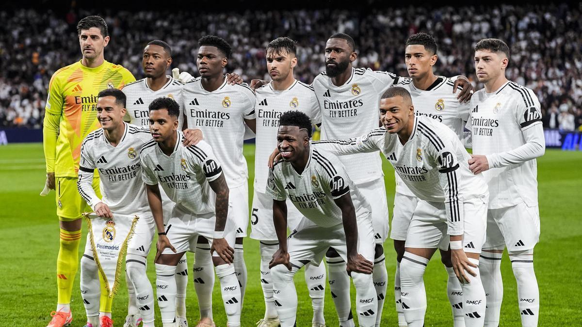 El once titular del Real Madrid que disputó este pasado miércoles el encuentro de Champions frente al Arsenal.