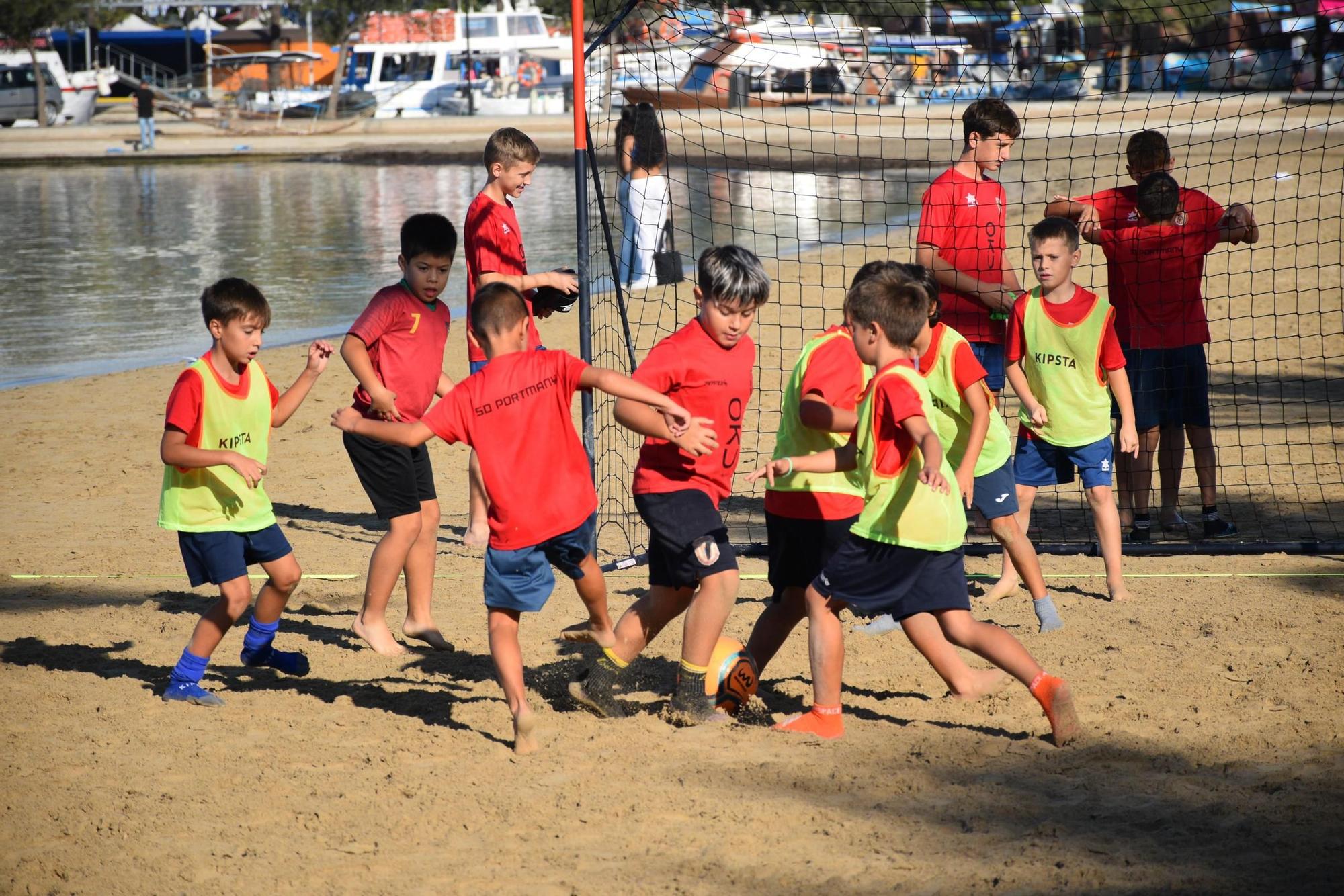 El torneo de fútbol playa por el centenario de la S.D. Portmany, en imágenes