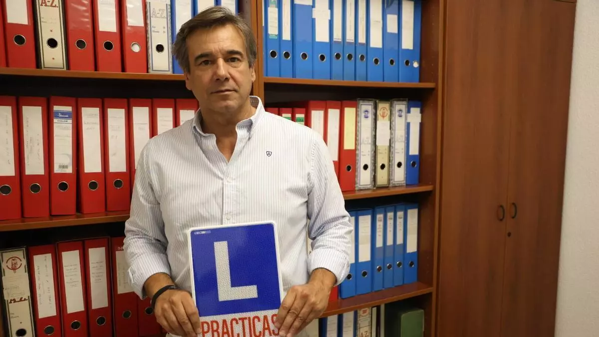 Rafael Cruz, presidente de las autoescuelas: "El carné por puntos ha sido uno de los pocos éxitos de la DGT en mucho tiempo"