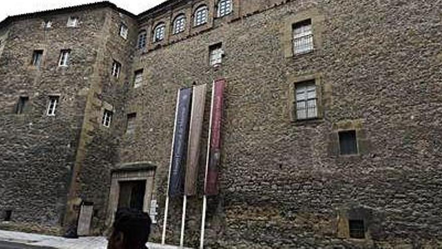 Exterior del Museu Comarcal de Manresa, a la Via de Sant Ignasi