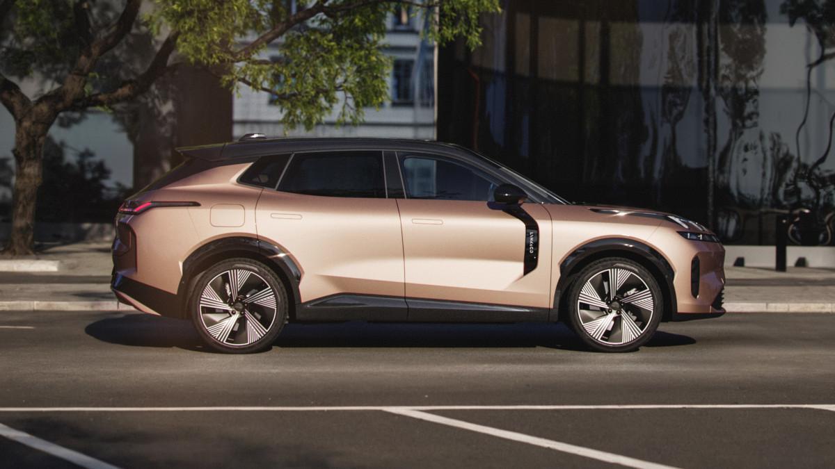 Perfil del Lynk&Co 08