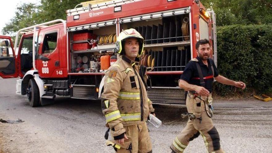 Una mujer sufre quemaduras en rostro y mano en el incendio de una vivienda