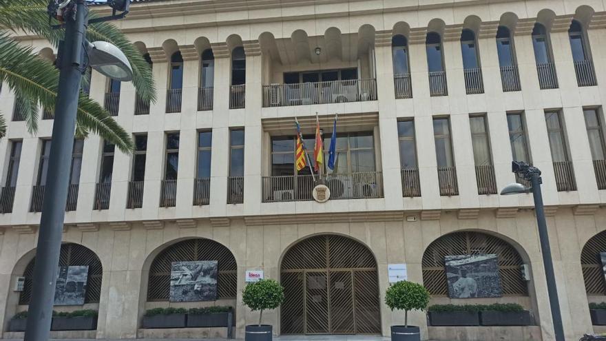 El Ayuntamiento de Sant Joan continúa cerrado casi un mes después del inicio de la desescalada