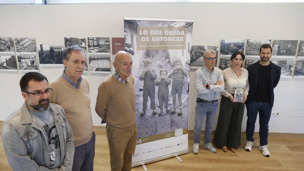 Así fue la inauguración de “Lo que queda de entonces”, una memoria fotográfica a la Asturias franquista