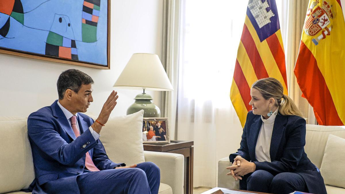 Pedro Sánchez y Marga Prohens, el pasado miércoles en el Consolat de Mar.