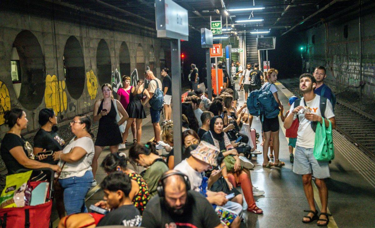 Un incendi i una avaria en un altre dia negre a Rodalies