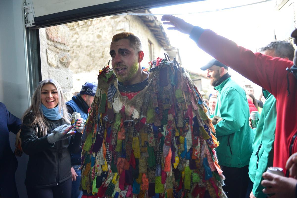 Fotogalería | Lluvia de nabos en Piornal para el Jarramplas