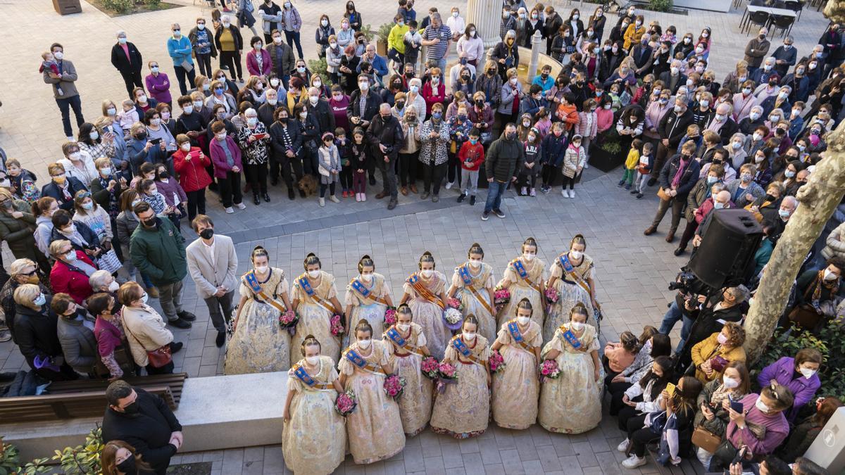 Nerea y la corte, con la ciudadanía de Bocairent