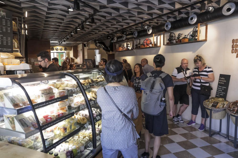 Starbucks abre su primer local en el centro de Palma