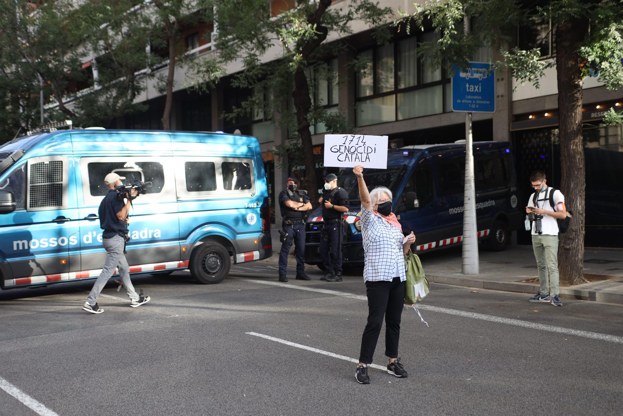 Manifestació a Barcelona en contra de la detenció de Carles Puigdemont a Itàlia