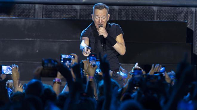 Bruce Springsteen en concierto en el Estadi Olímpic de Barcelona