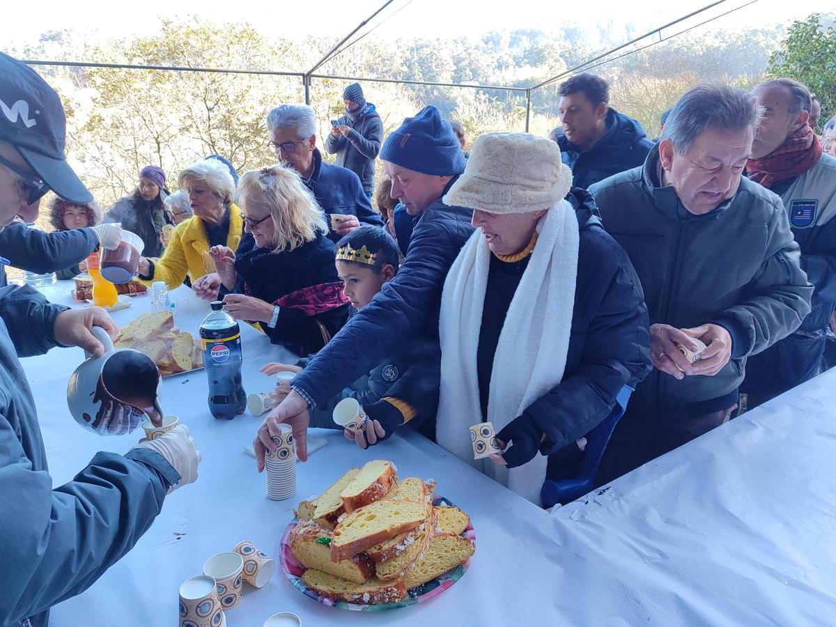 La Romaría de Santos Reis en Bueu, en la capilla diseñada por Urbano Lugrís