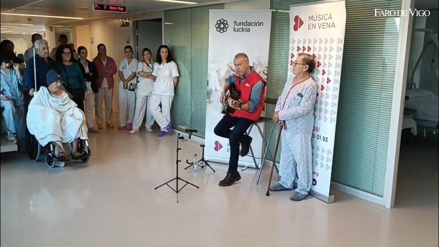Música en el hospital de Ourense que cura el ánimo a cargo de Emilio Rúa