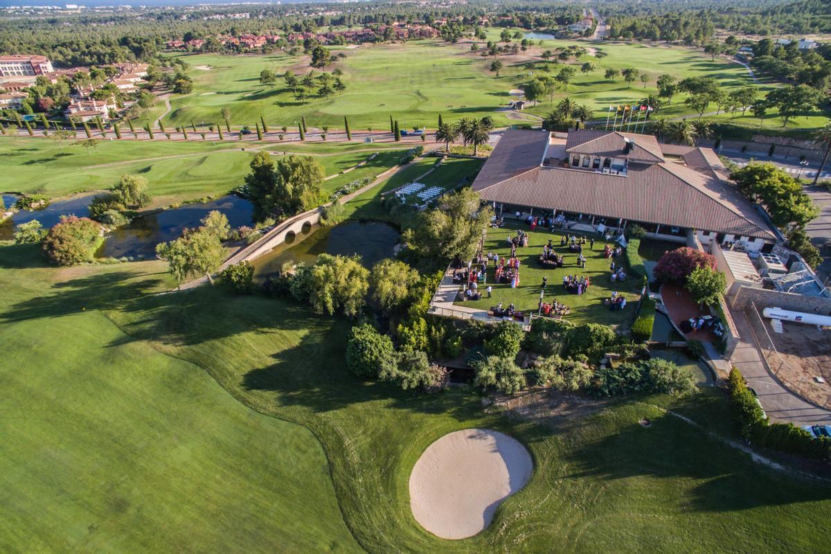 Vista aerea de la Casa Club del campo de golf Bongolf.