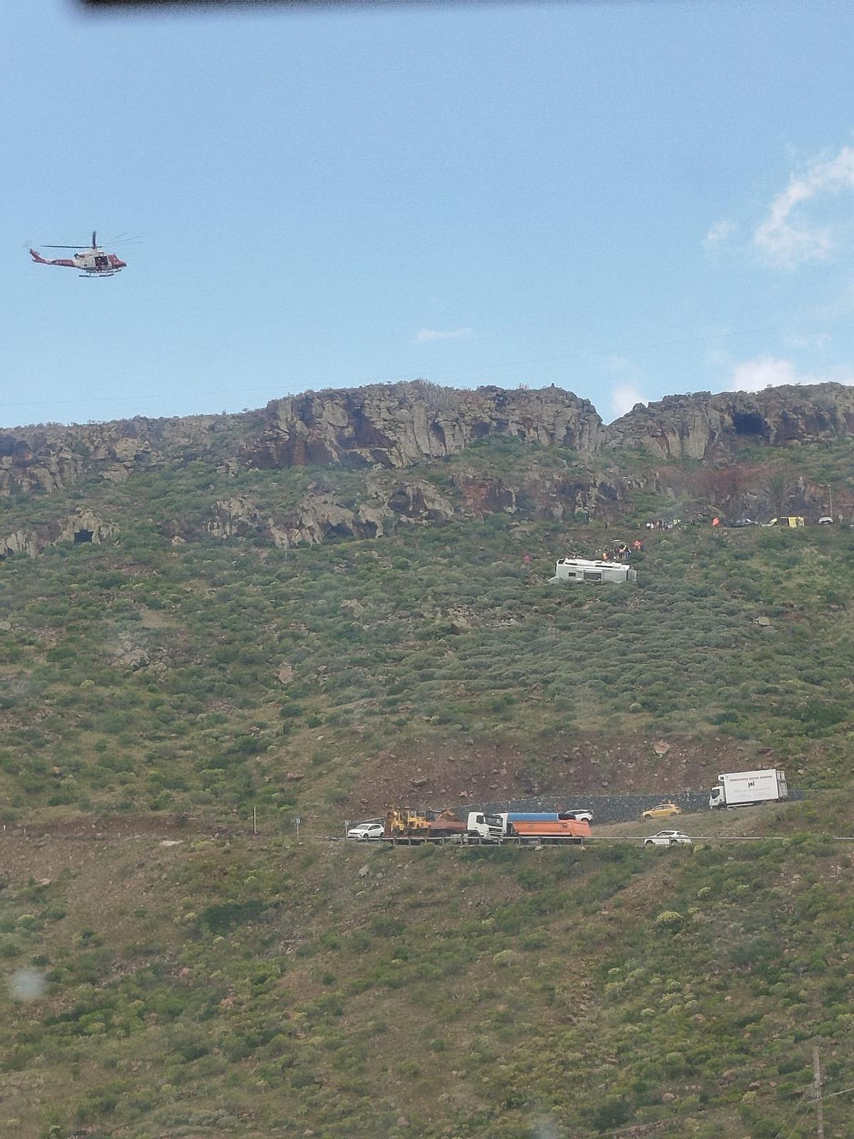Una autobús se precipita en San Sebastián de La Gomera