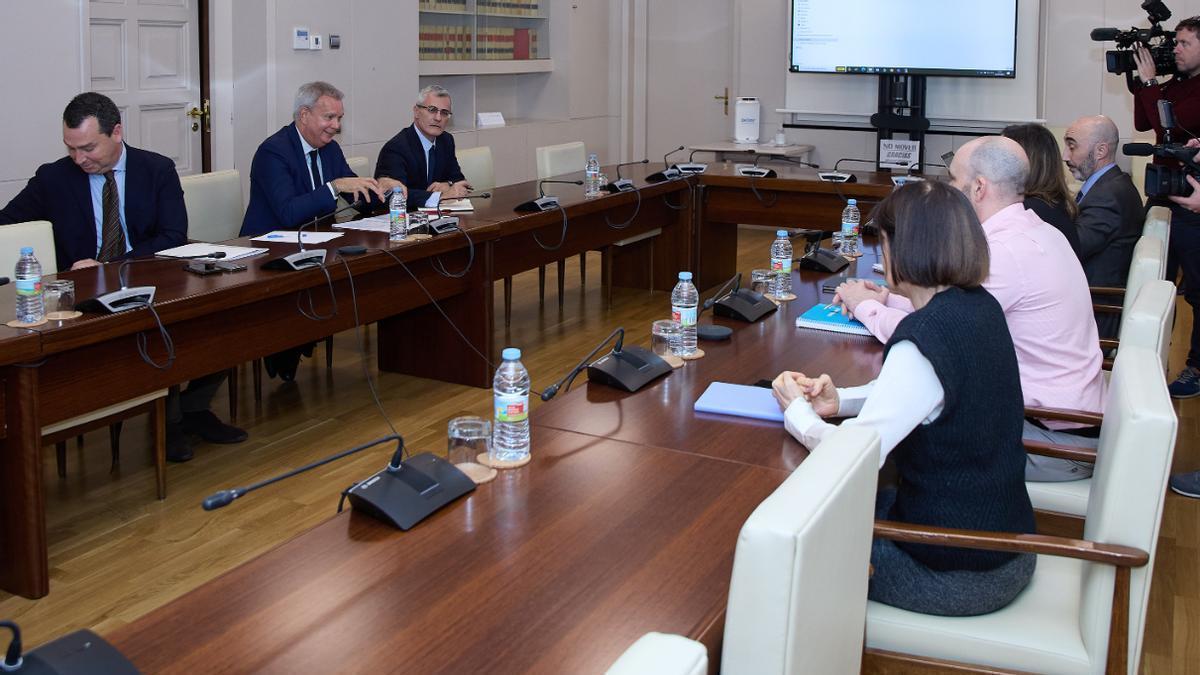 Reunión del consejero Sebastián Franquis con responsables del Ministerio de Transporte para negociar la OSP