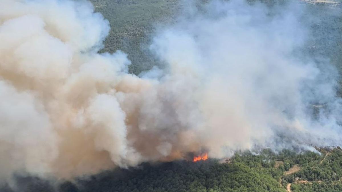 Imatges de l'incendi de Lladurs