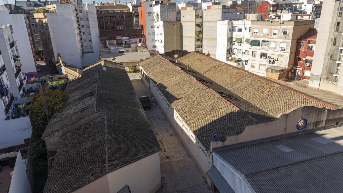 Las naves de la fábrica de hilaturas de la calle Guatla donde había proyectado un hotel para estudiantes