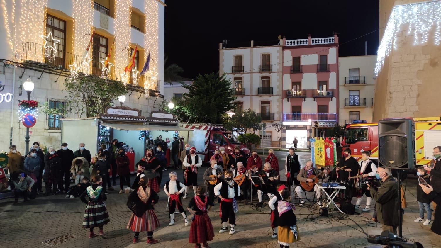 Imágenes de la primera feria de comercio navideña de Vinaròs