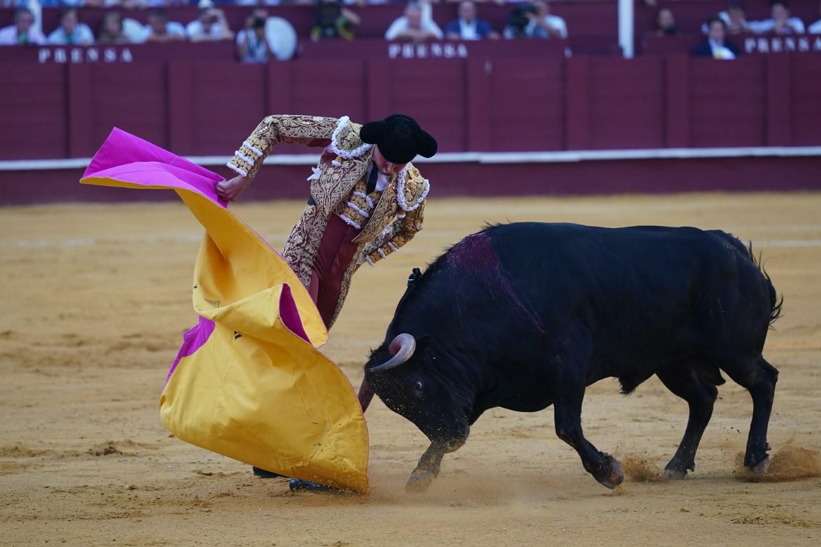 Toros en la Feria I Sexta corrida de abono y puerta grande de Roca Rey