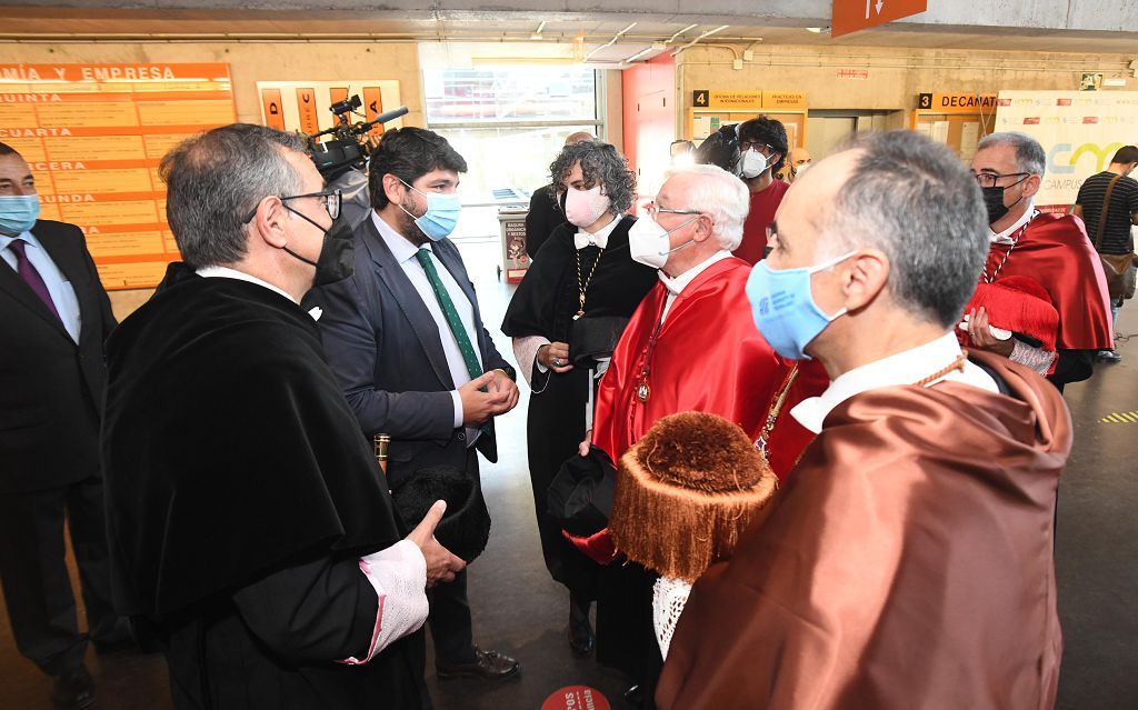 La UMU celebra oficialmente la apertura del curso 2021-2022