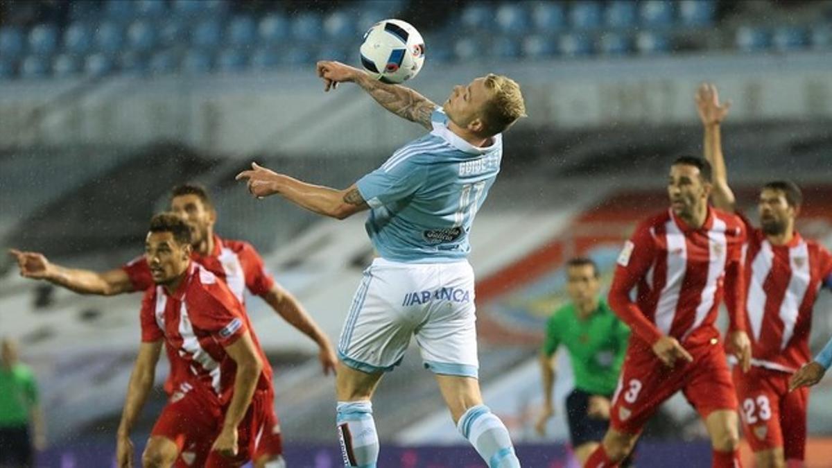 rpaniagua32750373 celta vigo s swedish forward john guidetti control160211213737