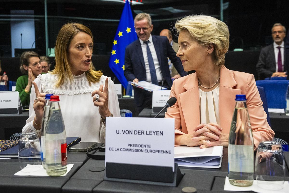 Archivo - La presidenta del Parlamento Europeo, Roberta Metsola, y la presidenta de la Comisión Europea, Ursula von der Leyen.