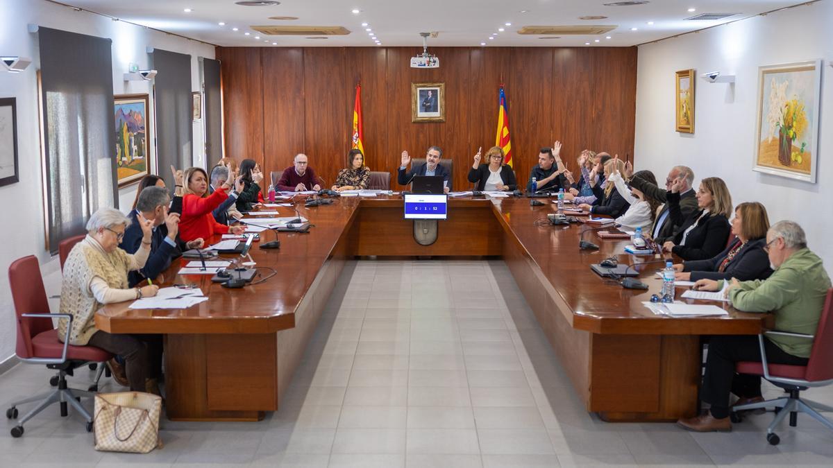 El pleno de l'Alfàs celebrado este viernes.