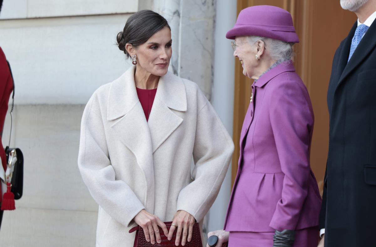 REINA LETIZIA VESTIDO ROJO | La historia que hay detrás del famoso ...