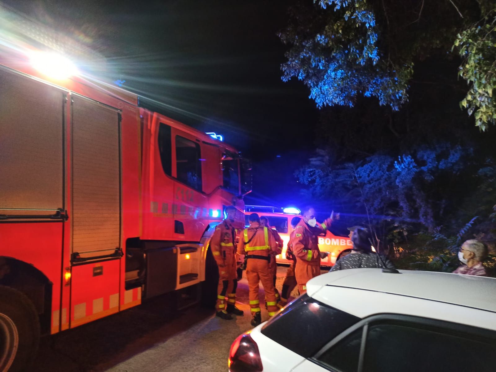 Rescatan a dos niñas tras perderse de noche en la partida de Bixquert