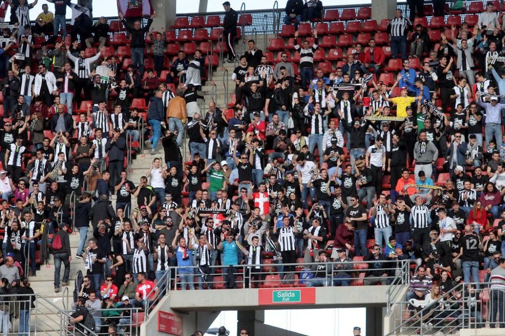 Así han vivido los aficionados del FC Cartagena el derbi